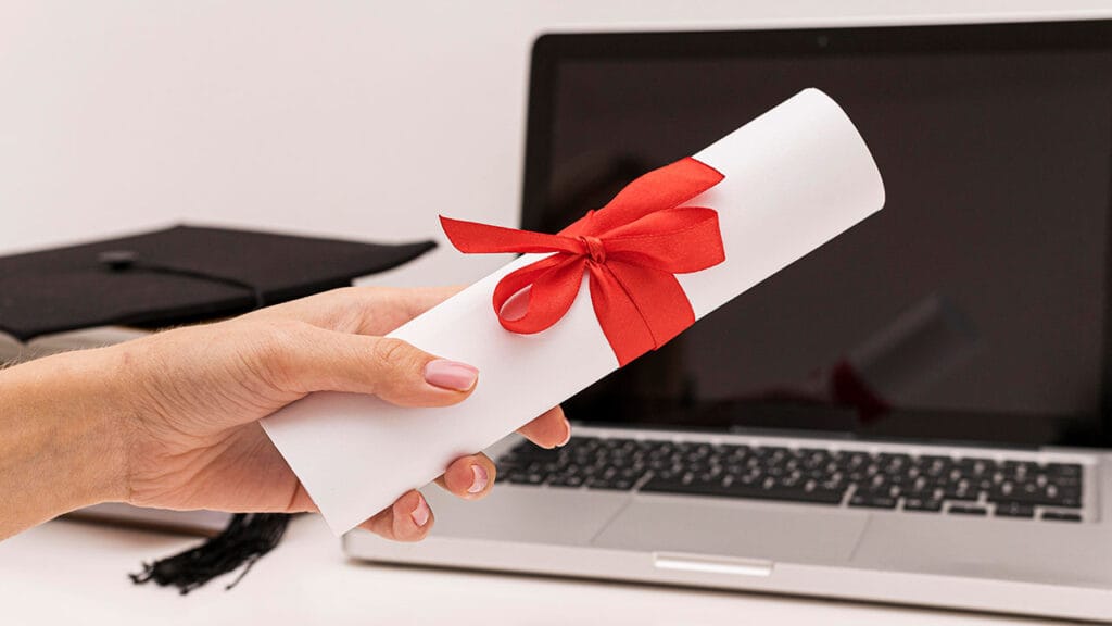 ¿Dónde colocar un diplomado virtual en el CV?